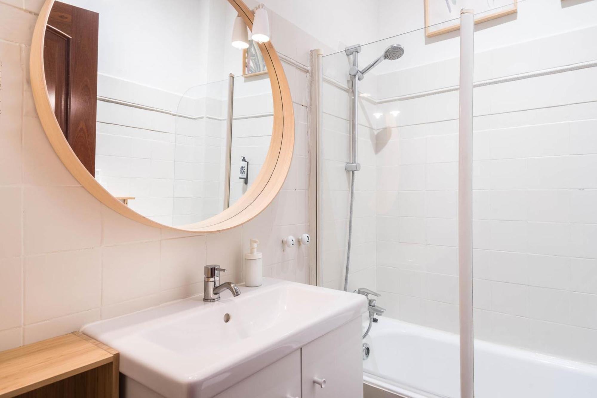 Spacious & Sunny Apt With Terrace In The City Center Barcelona Buitenkant foto