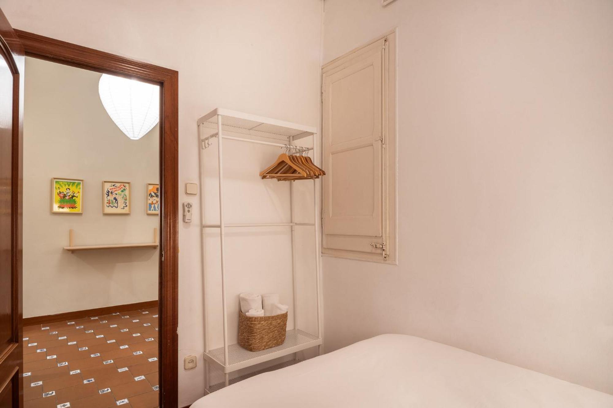 Spacious & Sunny Apt With Terrace In The City Center Barcelona Buitenkant foto